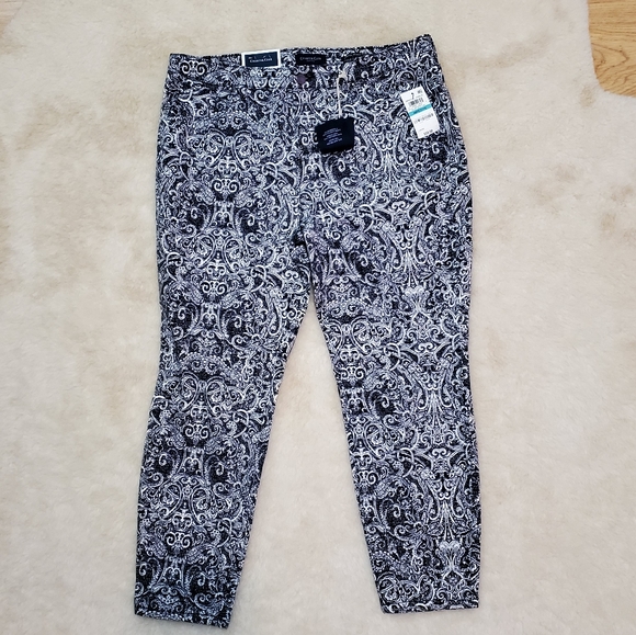 Charter Club Petite Mckenna Printed Jeans - Picture 2 of 4